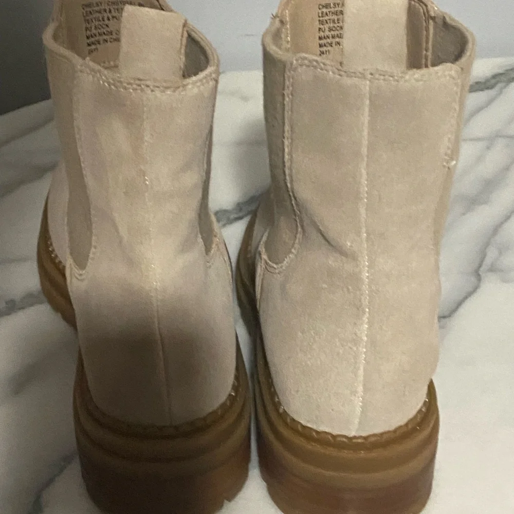 New Steve Madden Beige Ankle Boots - Picture 3 of 7